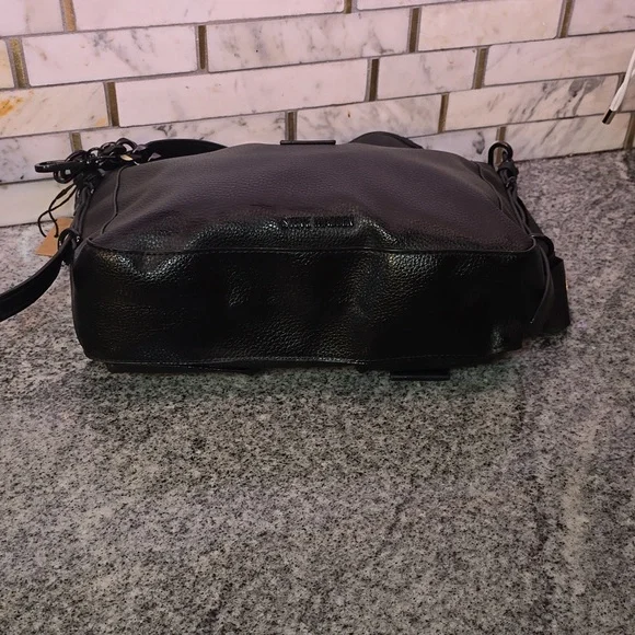 Steve Madden Black Pebbled Leather Crossbody Bag with Strap Pouch - Picture 6 of 10
